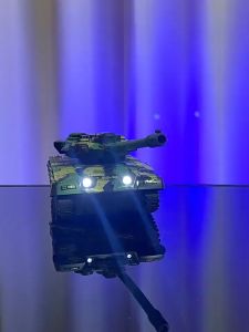 Xe Tank đồ chơi điều khiển từ xa dành cho trẻ em thiết kế mô phỏng theo xe Tank Type 99 của Trung Quốc và T-90 của Nga