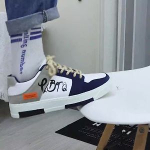 รองเท้าผู้ชาย รองเท้าผ้าใบเป็นสไตล์การเดินทางที่ช่วยให้นักเรียนที่ช้อบความผิดพลาดแต่ละสถานที่ รองเท้ากีฬาลำลองเป็นแอพที่น่าสนใจสำหรับนักเรียน