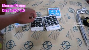 Mur Baut Roda Pendek 25 mm 2.5 Cm Oem Mobil Jepang Avanza Xenia Livina Sigra Calya