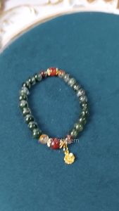 Vòng tay đá Thạch Anh Ưu Linh xanh rêu size 7.3 li phối các viên thạch anh ưu linh đỏ ốp hoa mai charm hoa vàng may mắn | Hoa Minh Gem
