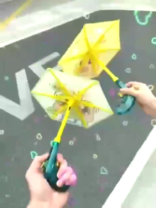 đồ chơi phun nước hình dù thiết kế dễ thương kute cho bé phù hợp mọi lứa tuổi