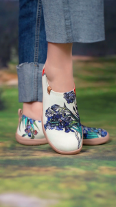 UIN Toledo I รองเท้าผู้หญิงรองเท้าผ้าใบย้อนยุคแนวแฟชั่นรองเท้าเดินทางศิลปะถักสะดวกสบายรองเท้าดอกทานตะวัน