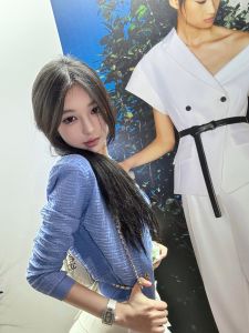 Áo Len Dệt Kim Co Giãn Cổ Treo Thời Trang Cho Nữ Váy Nửa Thân Bộ Sưu Tập Mùa Xuân 2025 Quần Áo Công Sở Quần Áo Học Sinh