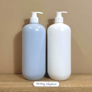 Chai Nhựa HDPE 1 Lít Màu Xanh Dương-Màu Trắng Sứ Đựng Dầu GộiSữa Tắm-Hàng Đẹp-Chất Lượng-Bao Đổi-Nhựa Cứng Cáp.