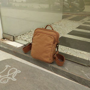 Retro Canvas Commuter Style Mens Crossbody Bag Fashionable Single Shoulder Workwear Wind Mini Chest Bag Handbag for Youth