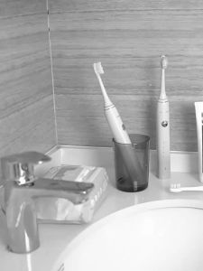 Bathroom electric toothbrush holder wall mounted toothbrush storage rack nail free installation