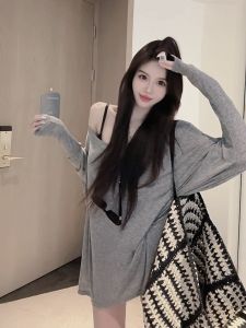 [] เน็ตไอดอลเก๋หลวมสบายแขนค้างคาวรุ่นยาวปานกลางดูผอมเสื้อคลุมกันแดดเสื้อยืดผู้หญิง