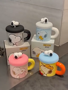 Cartoon Cute Snoopy Ceramic Mug with Lid - A Stylish Cup for Her Perfect for Coffee & Home Cartoon Gift