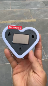 Cái đèn năng lượng mặt trời trang trí xe ô tô không cần sạc led trái tim trang trí xe con xe tải