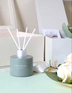 Whimsy World - Diffuser Gift Box Set w/ Flowers I Mothers Day I Valentines Day I Birthday I Gifts for any occasion