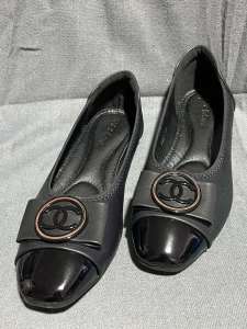 RW SoLuxe Elegant black shoes Size 10
