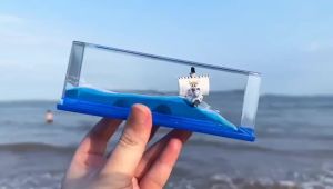 ของขวัญวันเกิดเรือสำราญของเหลวว่ายน้ำขวดลอยตั้งโต๊ะเครื่องประดับไททานิคคลายการบีบอัดมิตรภาพจบการศึกษา