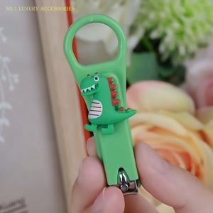 Bấm móng siêu bén bọc nhựa an toàn màu sắc đẹp họa tiết cute vui nhộn