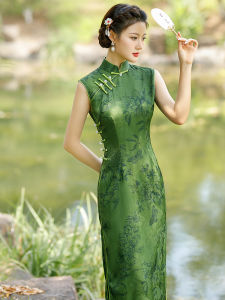 Xuân 2025 Áo Dài Không Tay Màu Xanh Lá Cây Thanh Lịch Phong Cách Mới Cổ Điển Thanh Lịch Cài Nút Trang Phục Công Sở Thường Ngày
