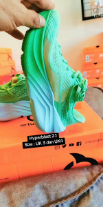 Ortuseight Hyperblast 2.1 is a running shoe specifically designed for comfortable everyday runs long-distance runs (long runs) and recovery runs.
