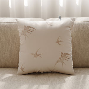 Fashionable Retro Pillow Blanket Handheld Sofa Car Nap Cover Two-In-One Office Multi-Functional Plush Memory Foam Square Pillow