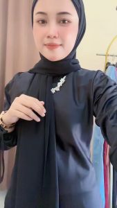 Darla Silk Satin Lengan Serut: Pilihan Elegan untuk Acara Formal