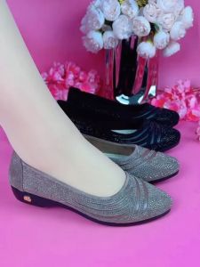 Beijing Ladies Flat Fashionable Slip-On Shoes with Hotfix Rhinestones Lightweight Soft Bottom Anti-Slip Casual Footwear