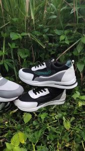 Sepatu Pria Sneakers Olahraga Outdoor Sepatu Lari Pria HITS Terlaris