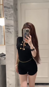 MK_Playsuits body quyến rũ đồ liền thân cộc mặc hè phối cúc khoét ngực kèm dây xích cá tính