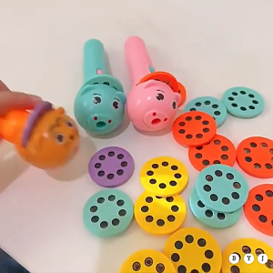 kids educational Light Up Toy Flashlight Projector Cartoon Animals Baby Sleeping Story Book LED Torch Lamp Toy Early Education Toy Holiday flaslight projection toy for kids