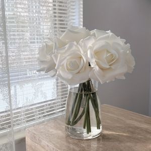 5-Head Realistic White Silk Rose Bouquet with Green Stems Elegant Wedding Decor Party Centerpiece and Home Décor in Glass Vase