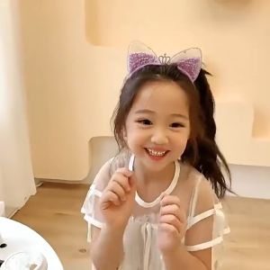 Băng Đô Cài Tóc/ Xước Tóc Tai Mèo Hiệu Ứng Cát Chảy Trong Suốt Lấp Lánh Siêu Đáng Yêu Cho Bé Gái