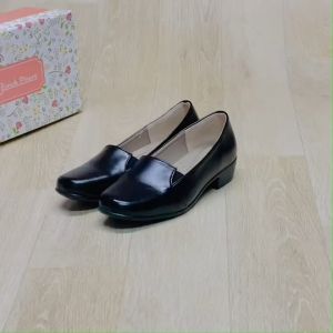 [🥇ของแท้100%🚚ส่งเร็ว👠ส้น 1.25 นิ้ว] Enrich Piners รองเท้านักศึกษา รองเท้าคัทชู หนังหุ้มส้น รุ่น P703  สวย นุ่มเบา สบายเท้า