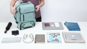 SeaChoice กระเป๋าเป้แล็ปท็อปขนาด 16 นิ้ว น้ำหนักเบา กระเป๋ากลางแจ้งกันน้ำ พร้อมช่องใส่รองเท้า Lightweight Travel Bag SeaChoice สะพายหลัง มีพอร์ตชาร์จUSB และช่องสำอาง