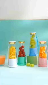 (COSMIC) BLENDER PORTABLE JUICE 6 MATA PISAU MINI JUICE USB
