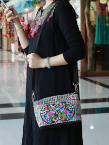 New 2024 Womens Crossbody Bag Ethnic Style Embroidered Floral Canvas Art Handbag Single Shoulder Bag Versatile Retro Match