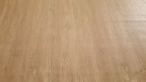 เสื่อน้ำมันปูพื้น เสื่อน้ำมันPVC หนา 1 มิล และ 1.5 มิล ผิวด้านหน้าทราย ลายไม้ (กว้าง 2 เมตร) คิดราคาความยาว ต่อ เมตร