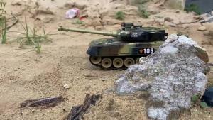 RC Military Tank War Battle United States M1 Leopard 2 Remote Control Toy Car Tank Model Electric Toys for Boy 2.4G Children