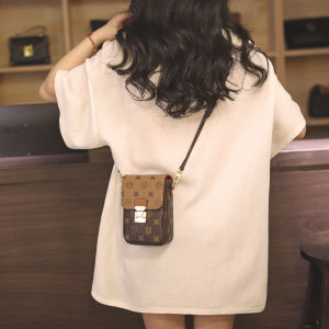 Mini Crossbody Phone Bag Womens Luxury Sensation Autumn Winter New Style Fashionable British Style Lock Buckle Closure PVC Material