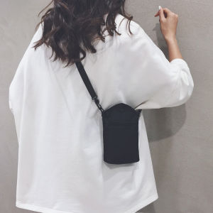 Mini Lightweight Vertical Black Canvas Phone Bag Womens Crossbody Small Bag 2025 New Casual Walking Bag Korean Style