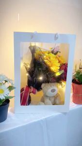 Kantong Kertas Desain Floral: Solusi Hadiah Eco-Friendly