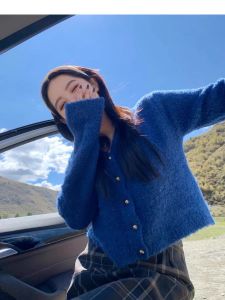 Áo Len Cardigan Dệt Kim Mềm Mại Klein Blue Cổ Chữ V Rộng Rãi Thanh Lịch Có Nút Vàng Thiết Kế Áo Khoác Nữ Mùa Thu 2023