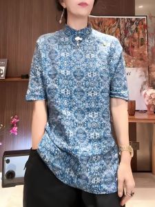 UYFY | เสื้อเชิ้ตแขนสั้นคอตั้งสไตล์ย้อนยุคสำหรับผู้หญิงในฤดูร้อนปี 2025 ดีไซน์ใหม่ เสื้อเชิ้ตแขนสั้นลำลองสไตล์จีนแบบปรับปรุงใหม่