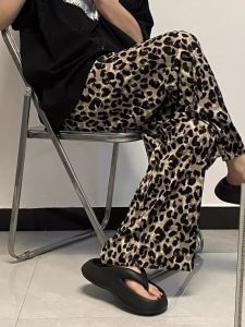 กางเกงขายาวทรงหลวมพิมพ์ลายเสือดาวไซส์ใหญ่สำหรับผู้ชาย กางเกงขายาวทรงหลวมสบาย ๆ ในช่วงฤดูร้อน กางเกงขายาวผ้าไหมน้ำแข็งสำหรับเดินเล่นในช่วงฤดูร้อน