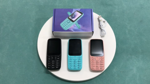 H11（C99）Elderly 4G Feature Phones 2.4Inches 32MB ROM 1500mAh Big Loud Speaker Powerful Flashlight English Keyboard Dual SIM Mobile Phone