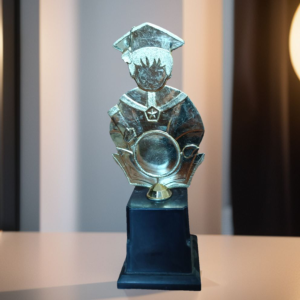 Piala Wisuda Figur Model Kartun Wisuda Kado Wisuda Custom Nama