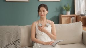 [Warehouse] Rechargeable Neck Fan Leafless Cooling Neck Hanging Fan Diffuser Small Mini Portable Strong Wind Bladeless