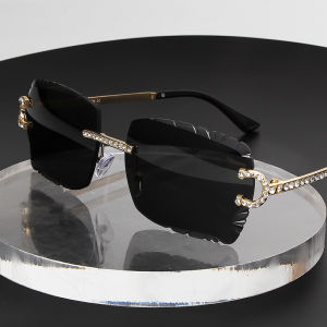 Fashion Rimless Diamond Sunglasses Brand Design Women Small Square Metal Sun glasses Luxury Shades UV400 Eyewear Gafas De Sol