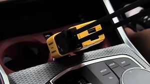 Tẩu sạc ô tô đa năng với màn hình LCD hiển thị - A1