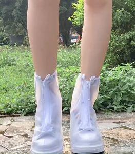 ส่งเร็ว ถุงคลุมรองเท้ากันน้ำ รองเท้ากันฝนพีวีซีกันลื่น พื้นยางกันลื่น ใส่เดินสบาย ผ้าคูมรองเท้ากันน้ำ ผ้าคูมกันน้ำสีใส ถุงรองเท้า