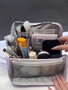 Portable standing partition hand-held makeup bag and large capacity multi-purpose travel bag