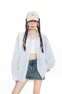 เสื้อเชิ้ตแขนยาวลายทางสีน้ำเงินสำหรับผู้หญิง ฤดูร้อน 2025 ป้องกันรังสียูวี ทรงหลวม ปกโปโล กระดุมเดียว ผ้าฝ้ายผสม