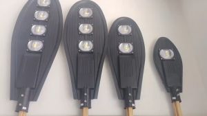 Đèn led ngoài trời hình lá chống nước chuẩn IP66 siêu sáng công suất 50W 100W 150W 200W- Bảo Hành 2 Năm