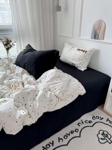 Ins Simple Spotted Soft Cute Cartoon Towel Washed Cotton Bedding Set Black Bed Sheet Dormitory Three-Piece Set Four-Piece Set