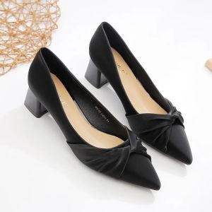 รองเท้าส้นสูงหัวแหลมแบบสวมสบายสำหรับผู้หญิง ทรง Mary Janes ทรงหัวแหลม ทรงหัวมน รองเท้าแฟชั่นฤดูใบไม้ผลิ 2025 สำหรับผู้หญิง